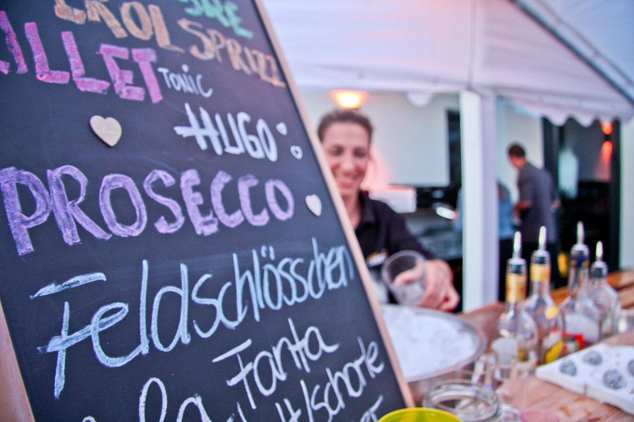 DAS LOBCAR | dein Imbisswagen mieten | mobile Eventküche Hier kannst du dir deinen Imbisswagen mieten. Du bekommst eine stylische mobile Eventküche die keine Wünsche mehr offen lässt.