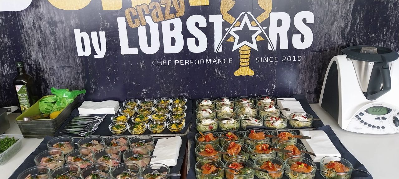 DAS LOBCAR | dein Imbisswagen mieten | mobile Eventküche Hier kannst du dir deinen Imbisswagen mieten. Du bekommst eine stylische mobile Eventküche die keine Wünsche mehr offen lässt.